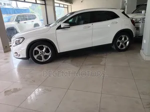 Mercedes-Benz GLA-Class 2019 White