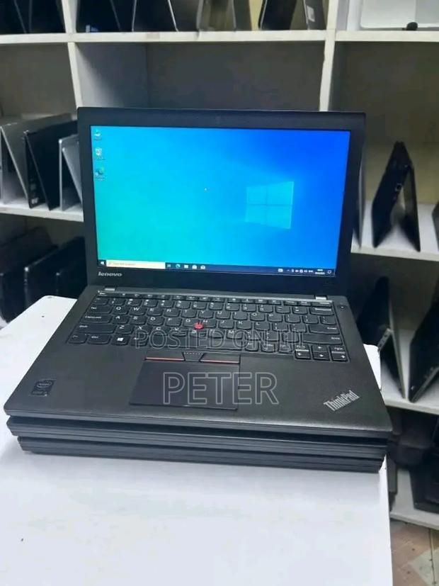 Laptop Lenovo ThinkPad X270 8GB Intel Core I5 SSD 256GB - main view
