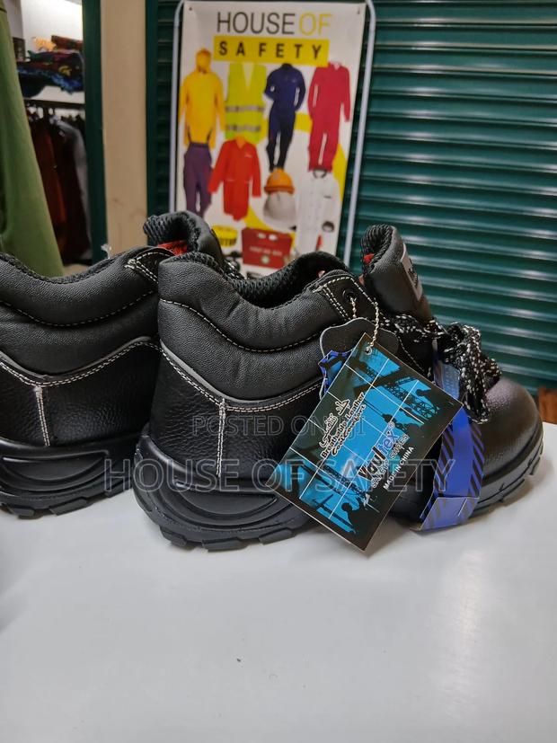 Vaultex Safety Shoes Made in China - main view