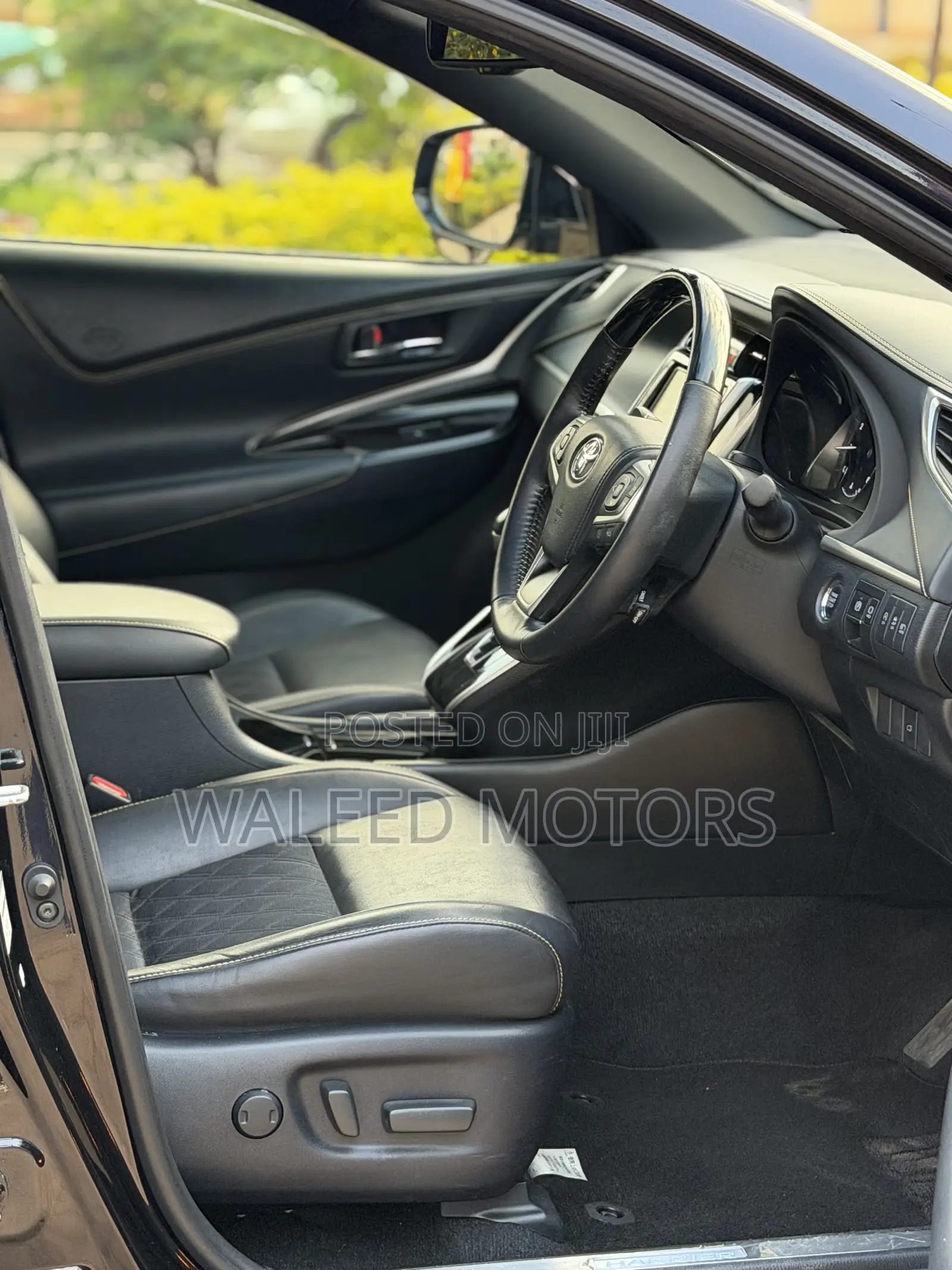 Toyota Harrier 2.0 2018 Black
