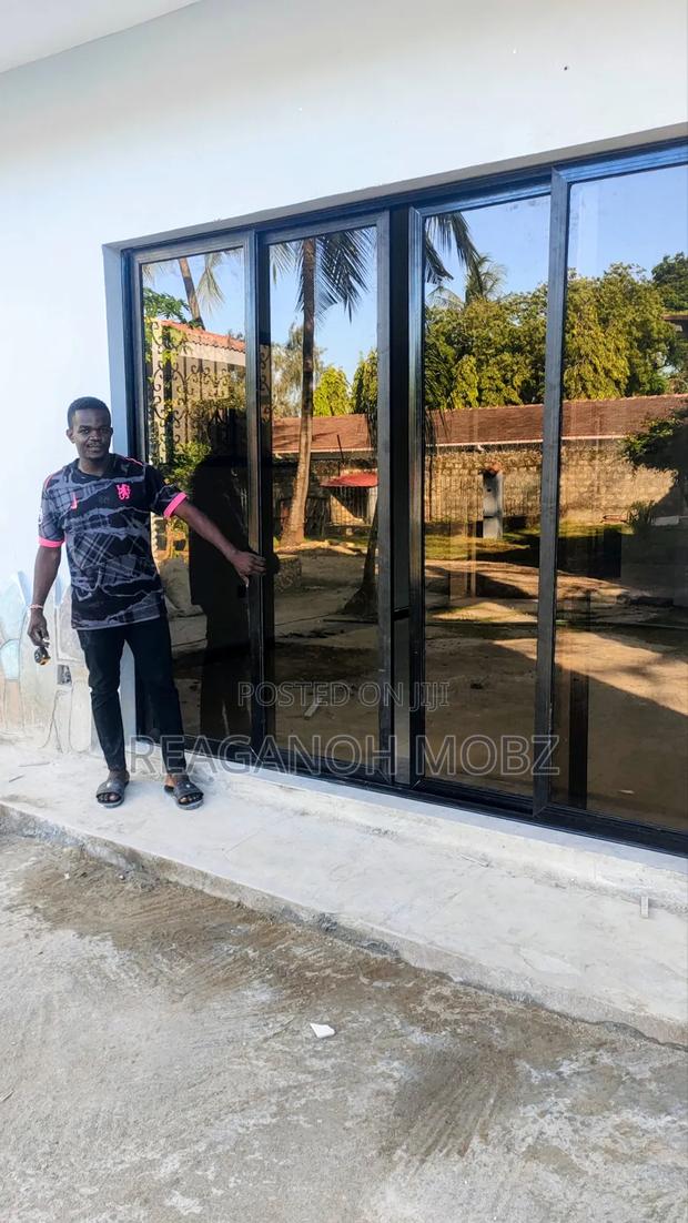 Aluminium and Glass - thumbnail 6