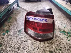 Ford Escape 2010-2012 Taillght