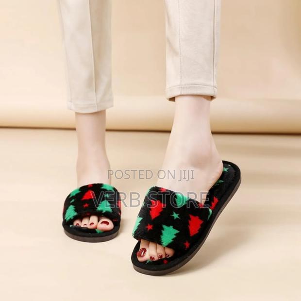 Fuzzy Indoor Slippers Christmas - thumbnail 4