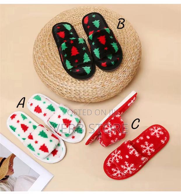 Fuzzy Indoor Slippers Christmas - thumbnail 5