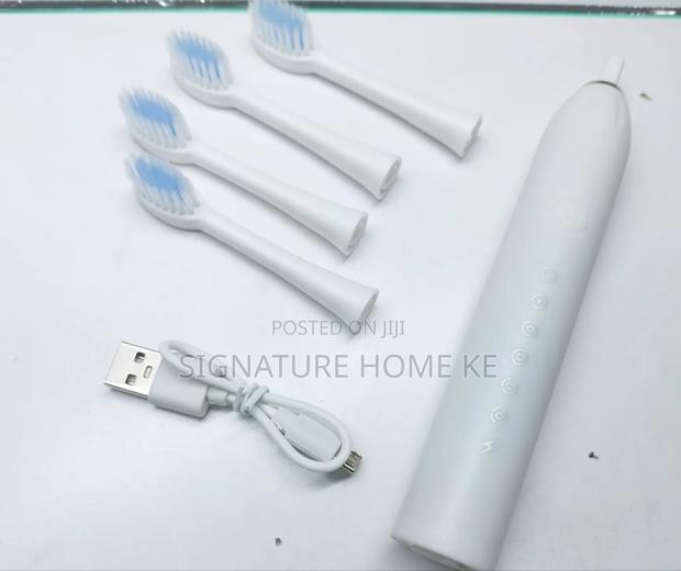 Adult Automatic Toothbrush With 4 Replacement Heads - thumbnail 4