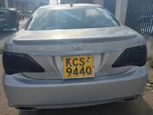 Toyota Crown 2014 Silver