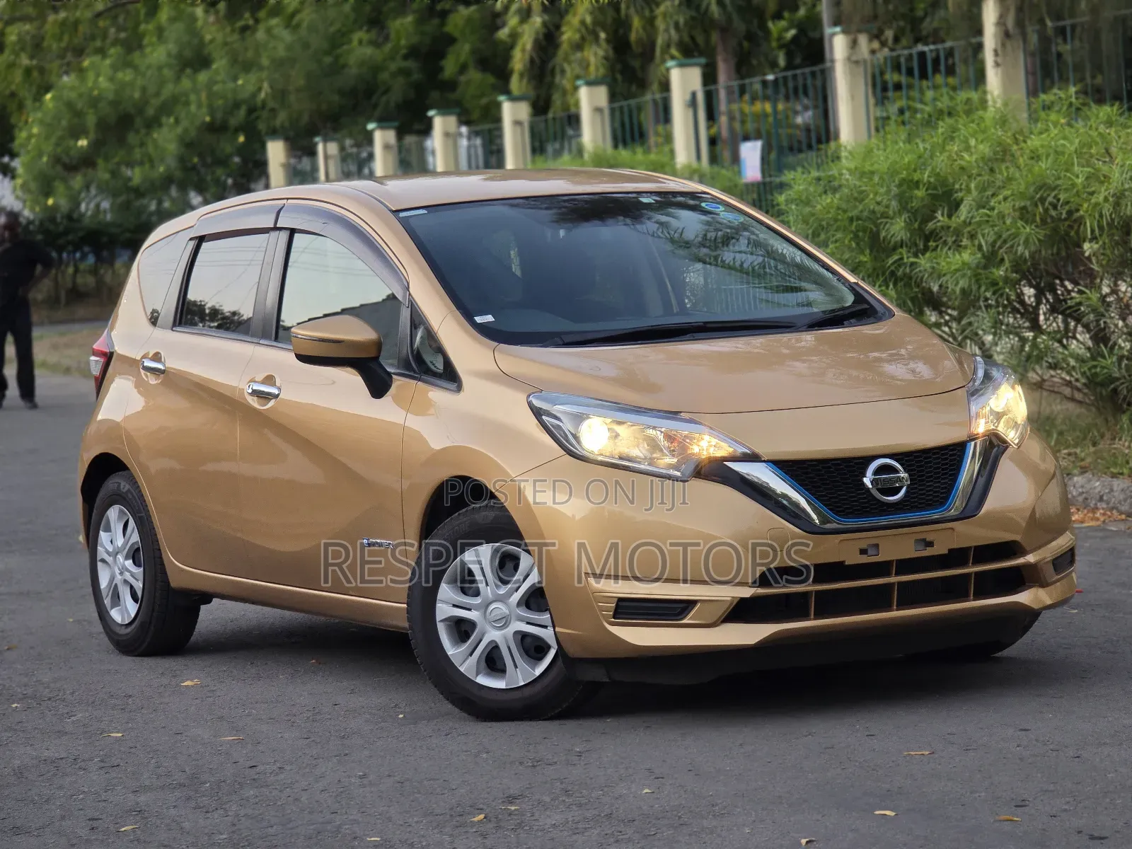 Nissan Note 2018 Gold
