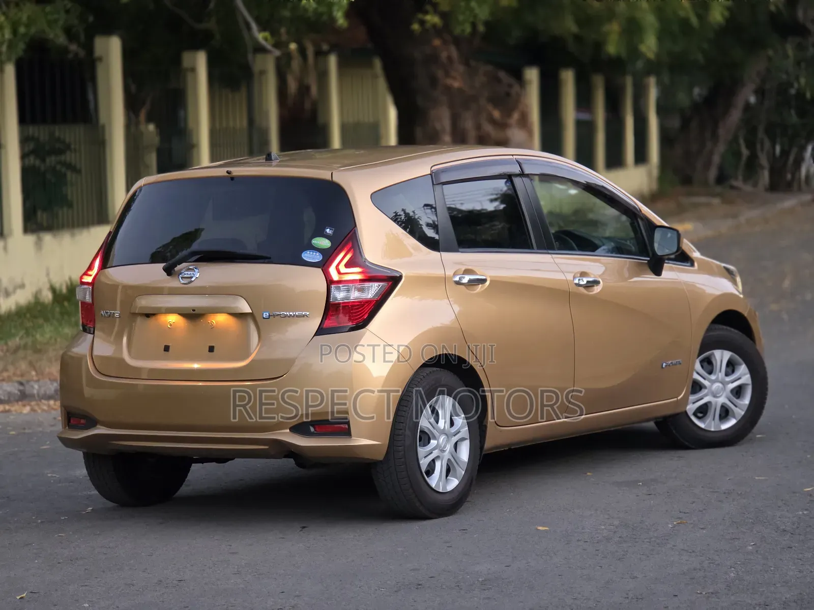 Nissan Note 2018 Gold