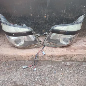 Toyota Voxy 2012 Headlights