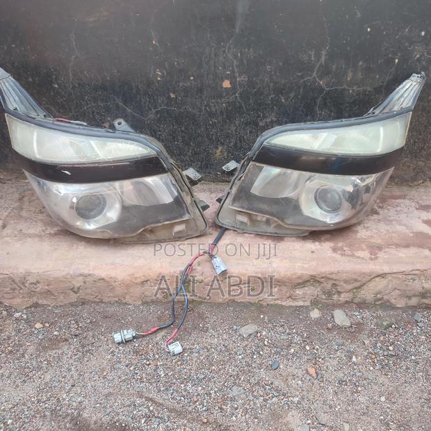 Toyota Voxy 2012 Headlights