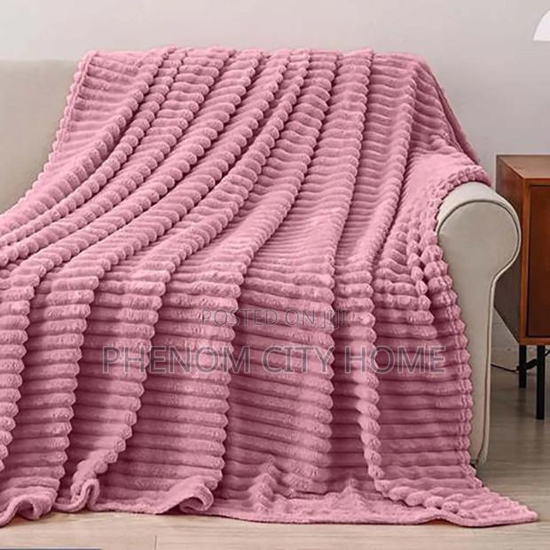 Super Cozy Fleece Blanket Available - thumbnail 2