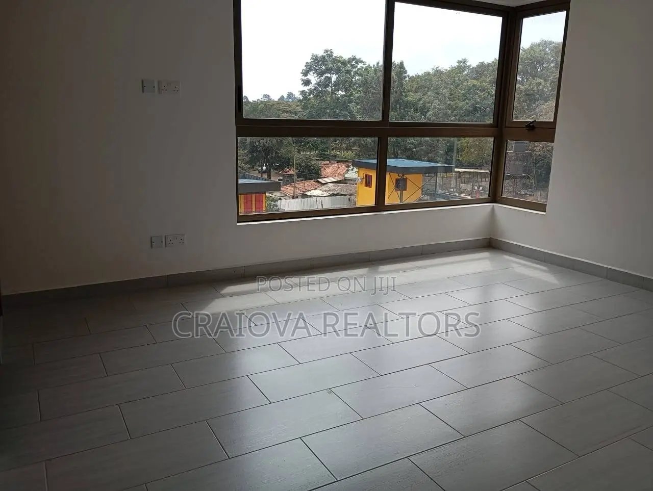 3bdrm Apartment in Muthangari for sale