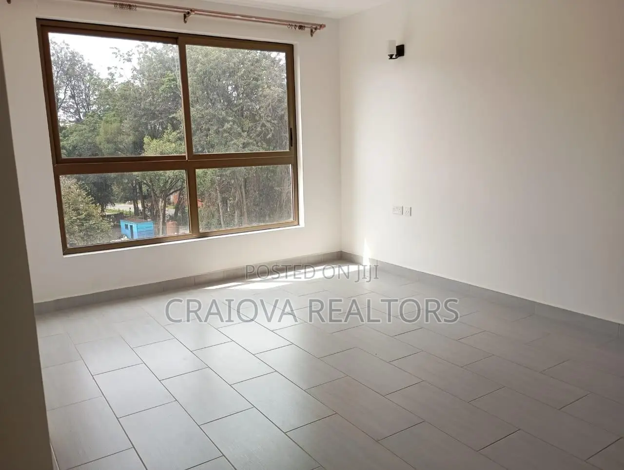 3bdrm Apartment in Muthangari for sale