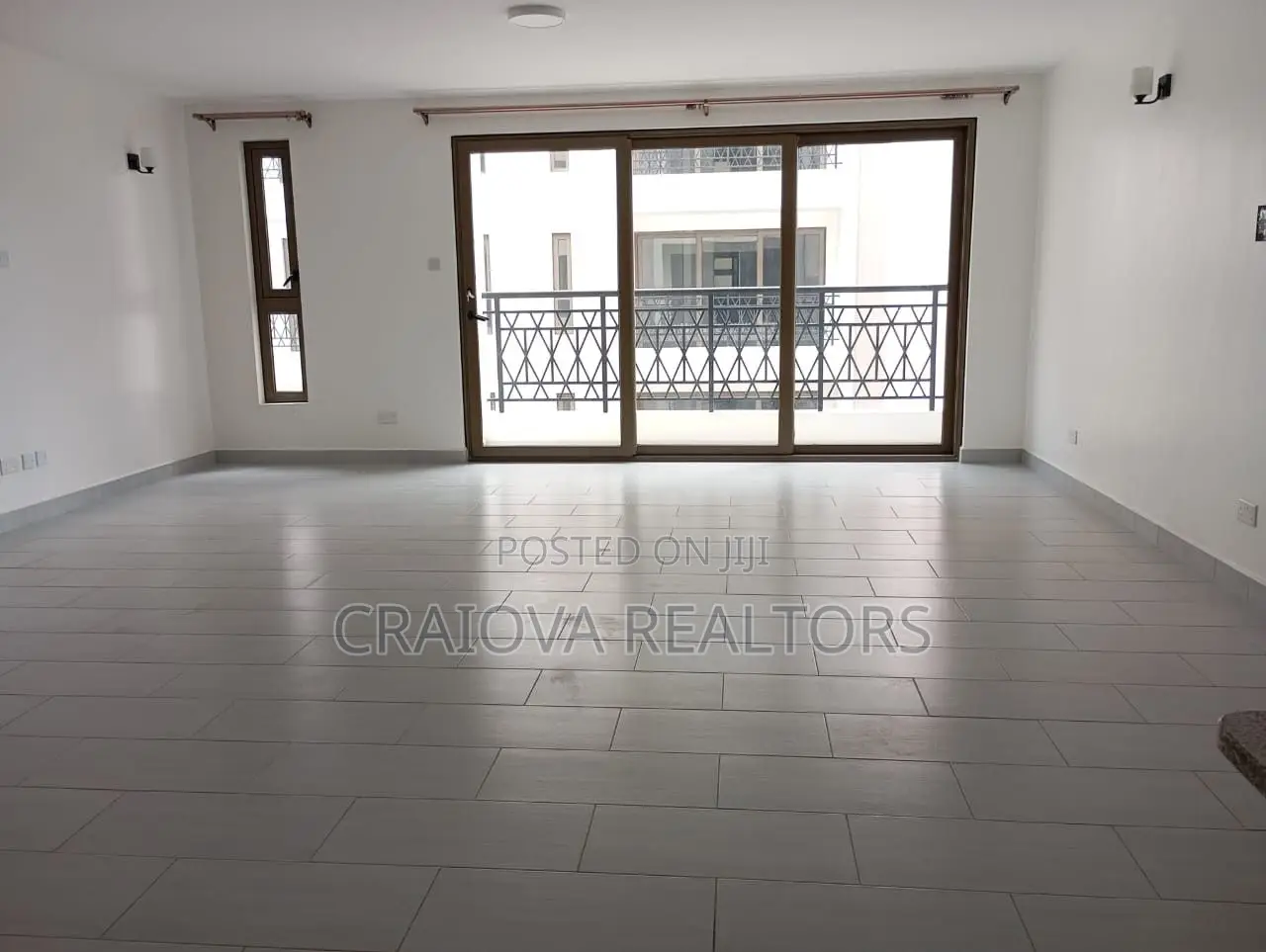 3bdrm Apartment in Muthangari for sale