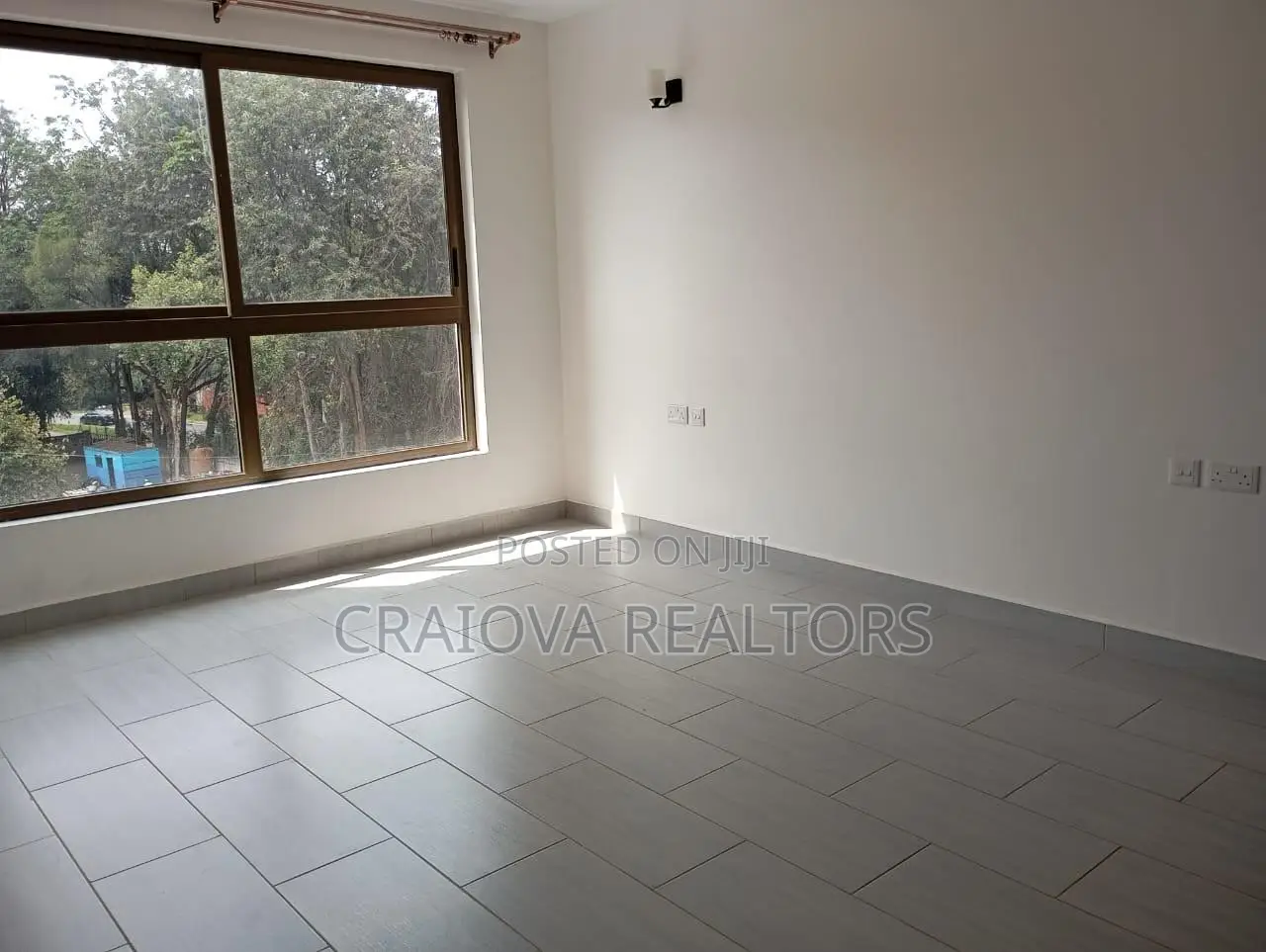 3bdrm Apartment in Muthangari for sale