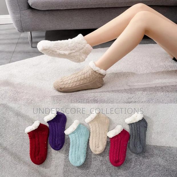 Fuzzy Floor Sock Fluffy Yoga Socks - thumbnail 2