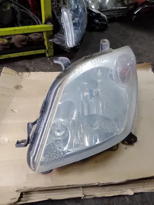 Toyota Ist Non Xenon Head Lights