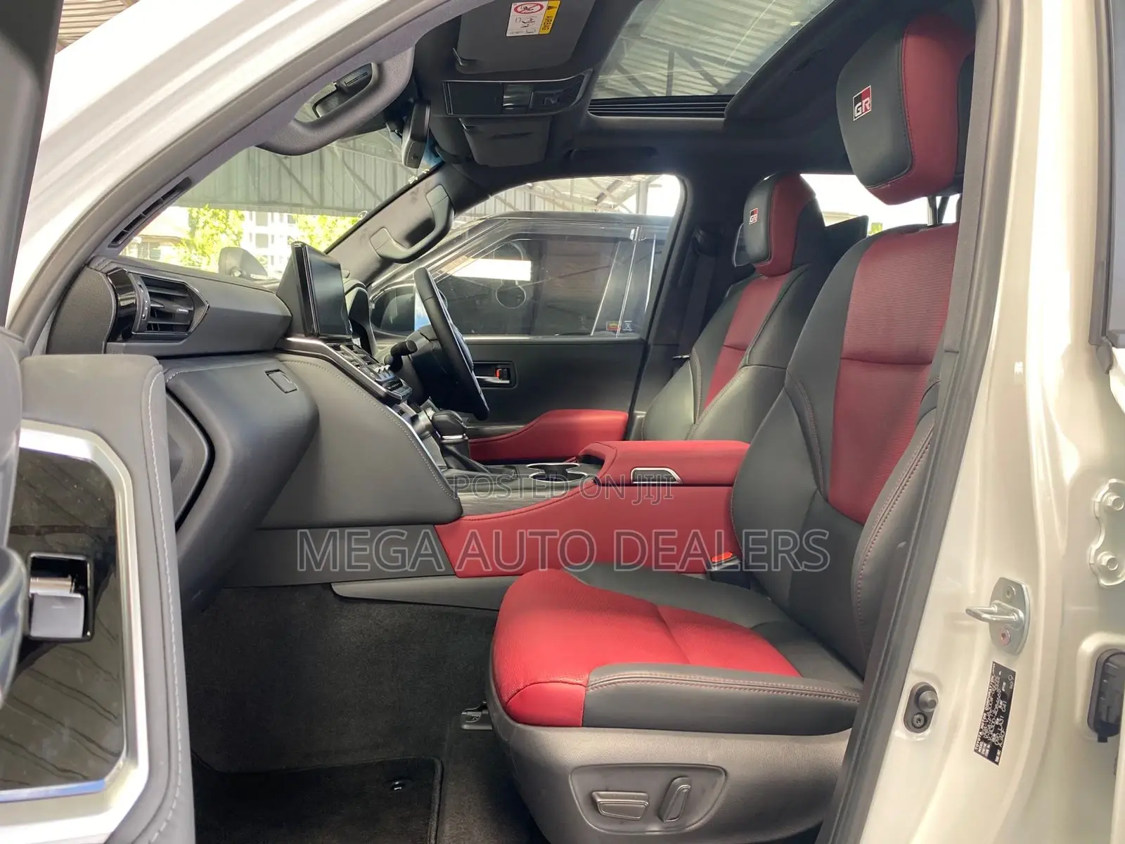 Toyota Land Cruiser LC300 2023 White