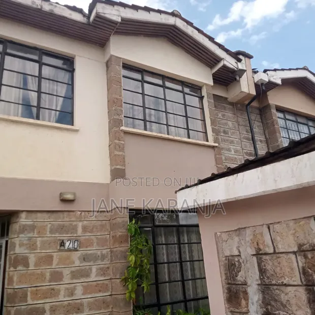 3bdrm Mansion in Jacaranda Estate, Nairobi Central for sale