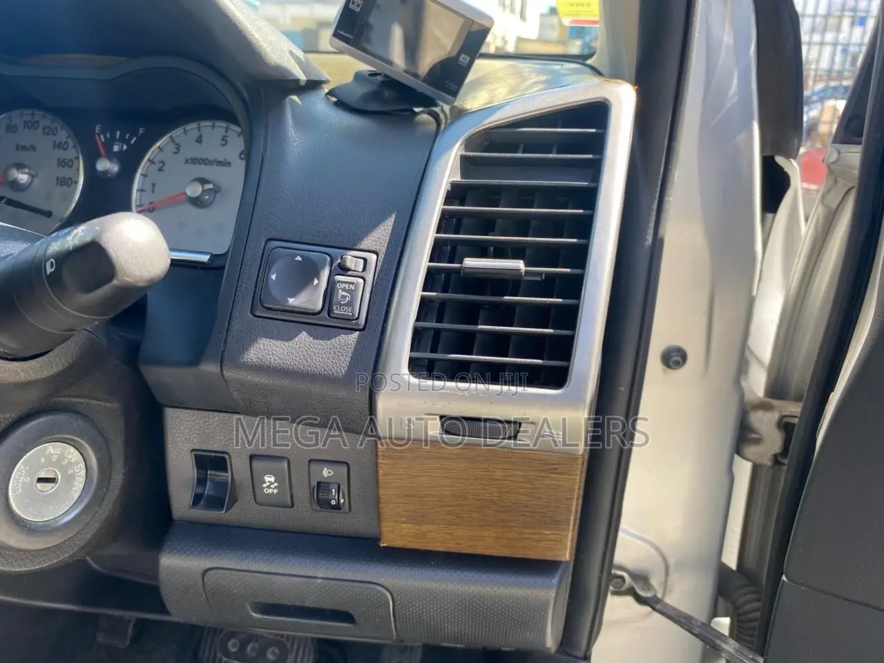 Nissan Wingroad 2018 Silver