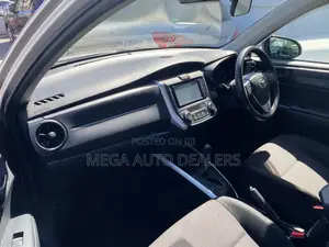 Toyota Corolla Fielder 2018 Silver