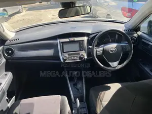 Toyota Corolla Fielder 2018 Silver