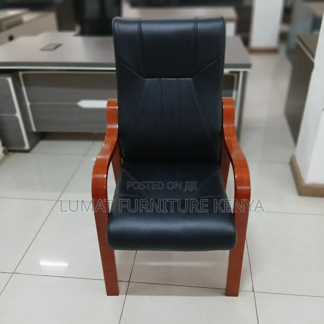 High Back Mahogaony Visitors Leather Chair