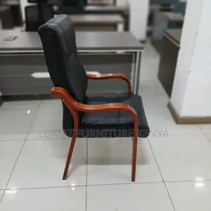 High Back Mahogaony Visitors Leather Chair