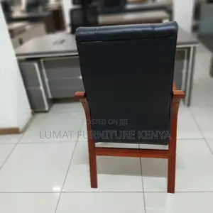 High Back Mahogaony Visitors Leather Chair