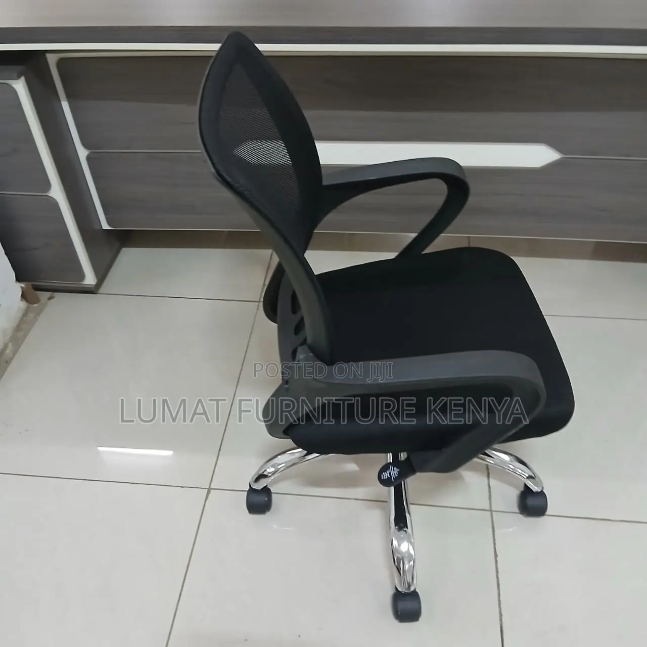 Black Swivel Modern Staff Office Seat