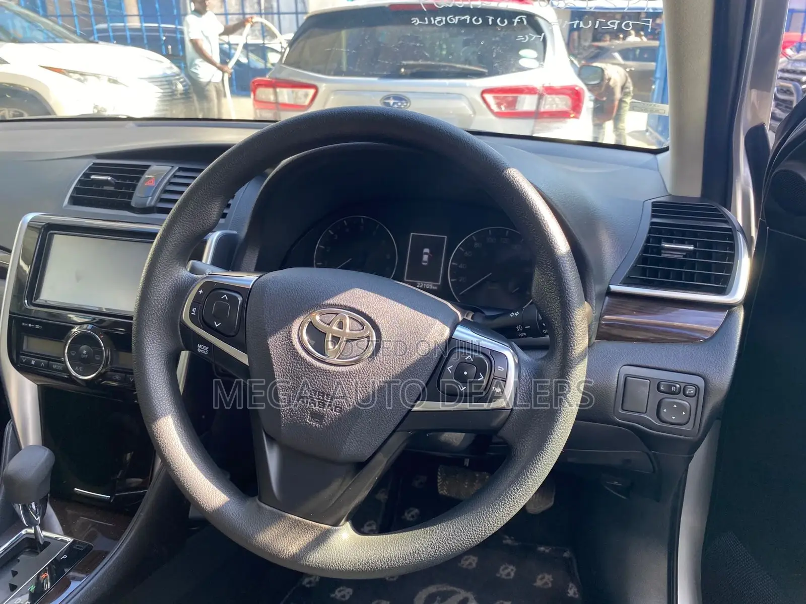 Toyota Premio 2018 Silver