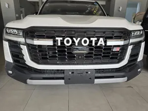 Toyota Land Cruiser 2023 Pearl