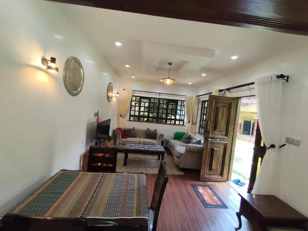 Furnished 2bdrm House in Runda for rent - thumbnail 3
