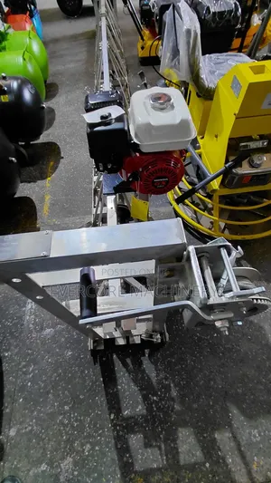 Concrete Screed Machine 5.5hp Honda Engineer 6.5 Metre 200kg.