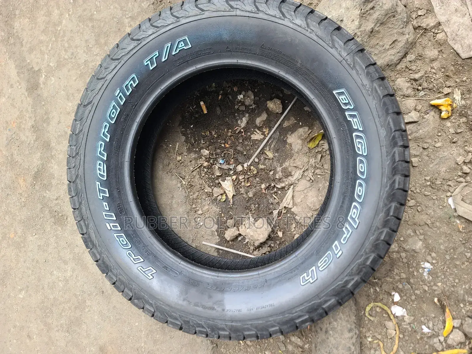 225/65 R17 Bf Goodrich Tyres a/T Trail-Terrain Made in U.S.A