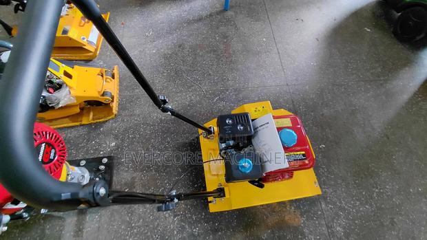 Aico Japan Plate Compactor 90kg 8hp Petrol Engine. - thumbnail 4