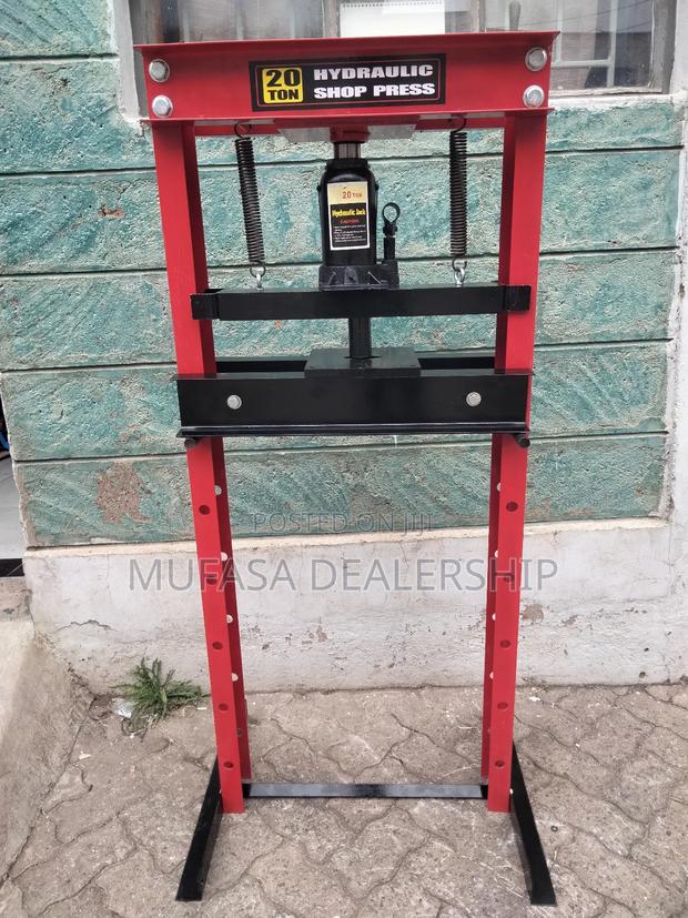 Hydraulic Pressing Machine - thumbnail 3