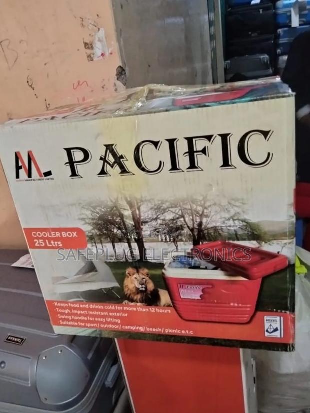 Durable Pacific 25l Cooler Box | Thick/ Cooler Box - main view