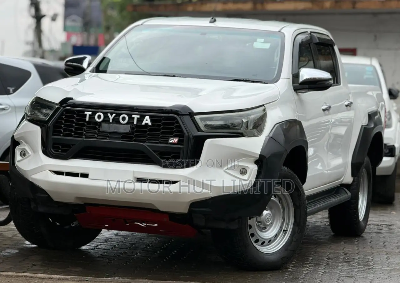 Toyota Hilux 2019 White