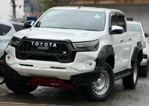 Toyota Hilux 2019 White