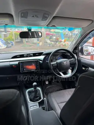 Toyota Hilux 2019 White