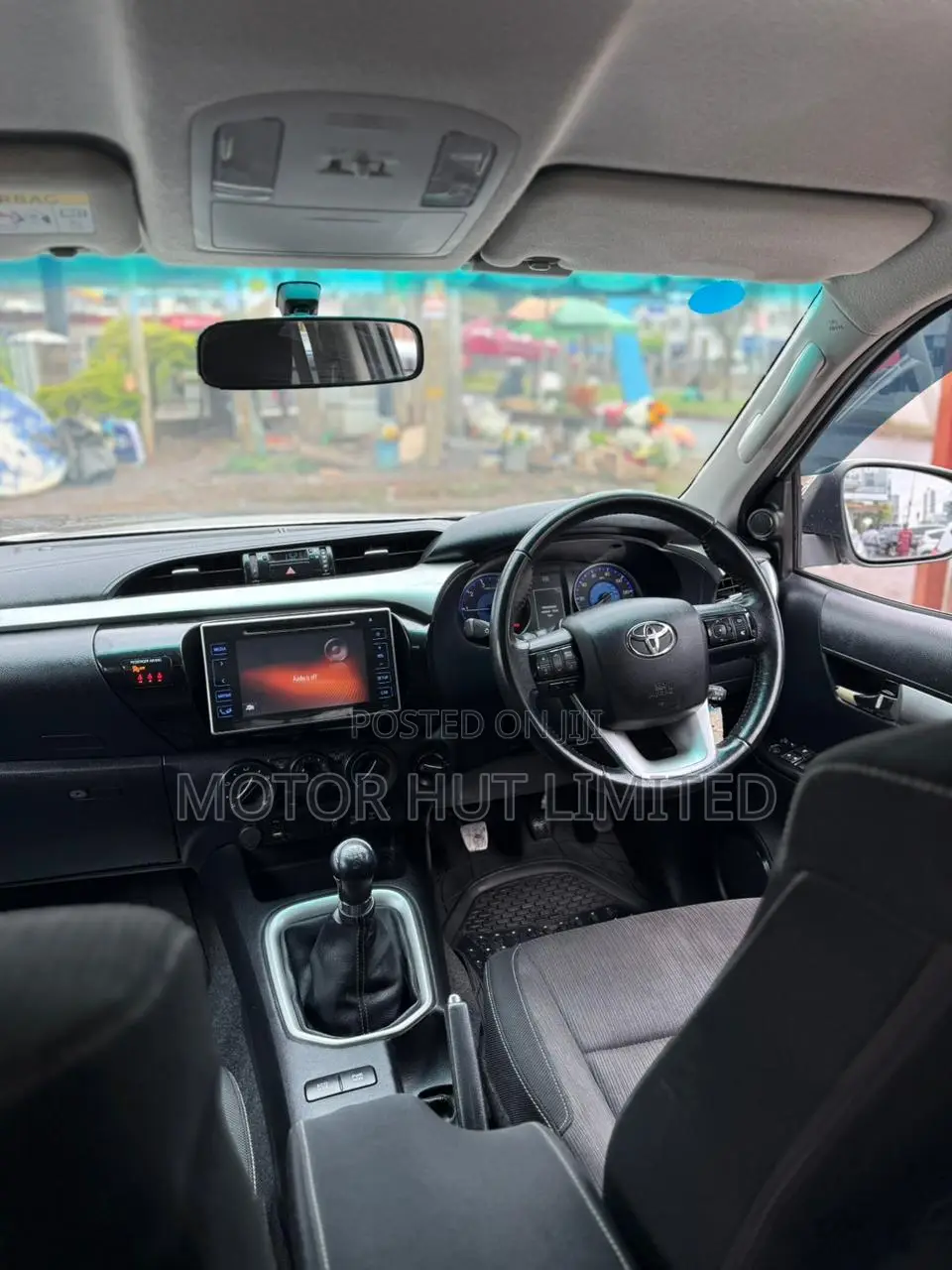 Toyota Hilux 2019 White