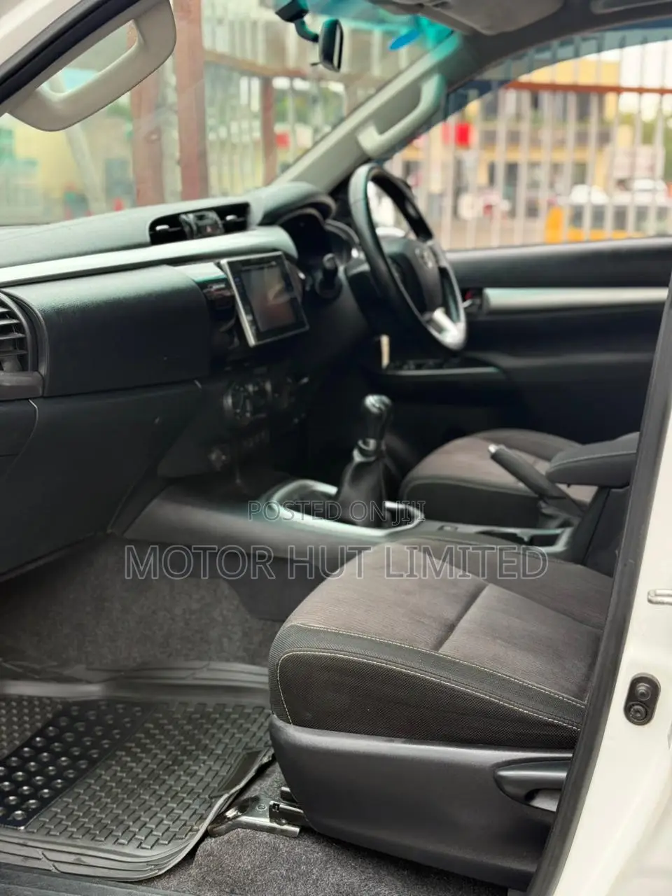 Toyota Hilux 2019 White