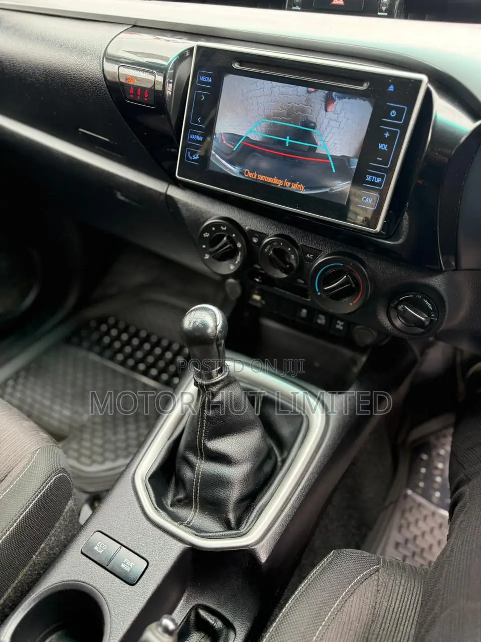 Toyota Hilux 2019 White