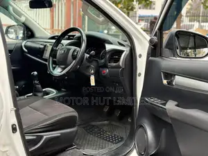 Toyota Hilux 2019 White