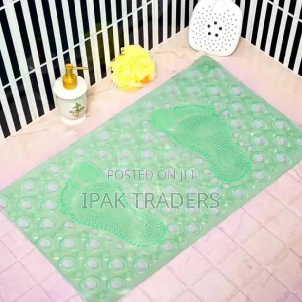 Antislip Bathroom Mats
Has Sunction - thumbnail 2
