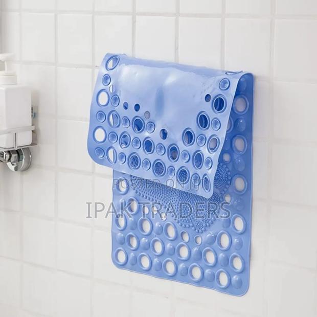 Antislip Bathroom Mats
Has Sunction - thumbnail 3