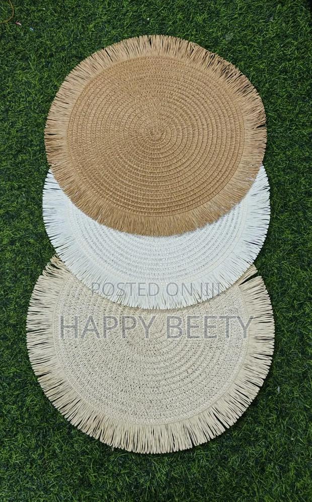 Luxurious Woven Round Rattan Table Mats/Placemat - thumbnail 2