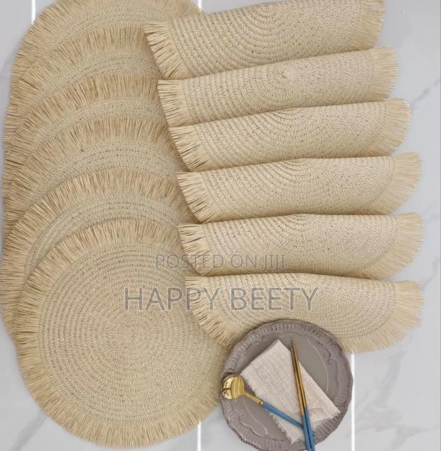 Luxurious Woven Round Rattan Table Mats/Placemat - thumbnail 8