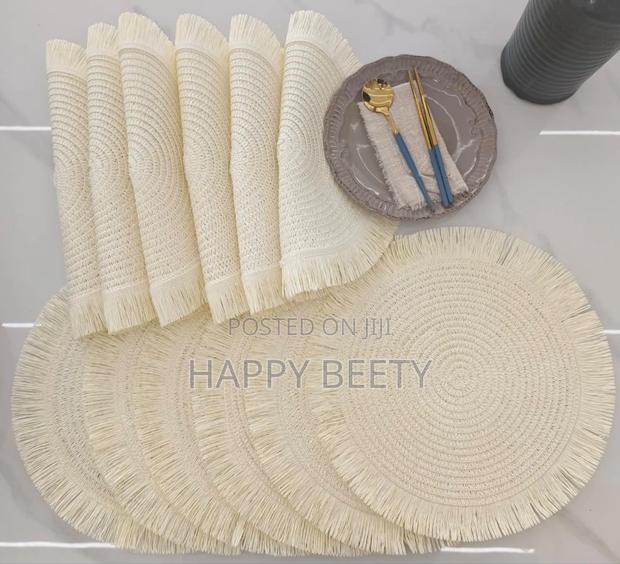 Luxurious Woven Round Rattan Table Mats/Placemat - thumbnail 9